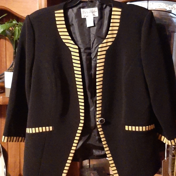 Tally Taylor's Blk/Mustsrd 2 piece suit - Picture 8 of 8